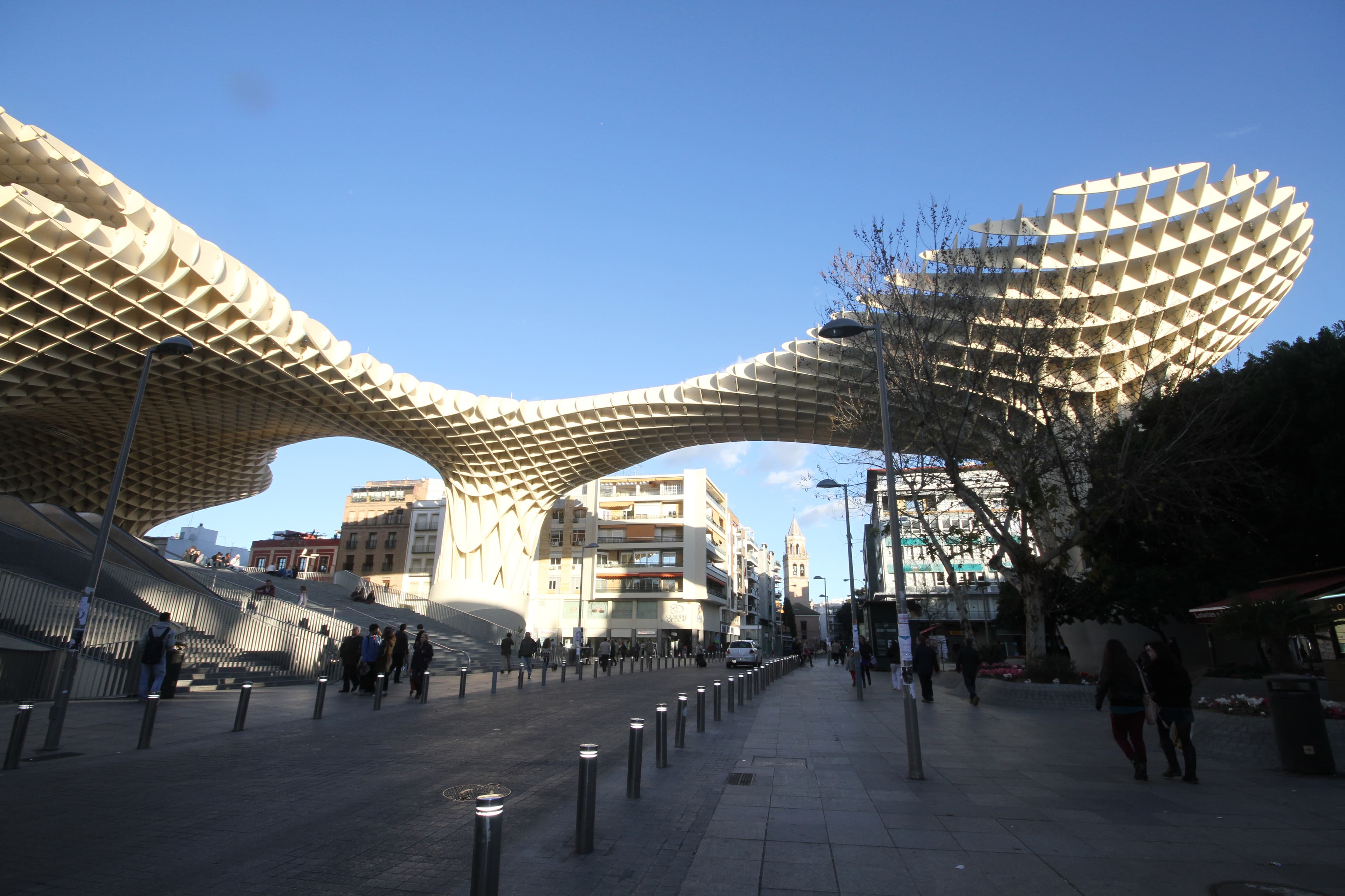 Vista exterior del Metropol Parasol (Las Setas) en la Plaza de la Encarnación de Sevilla